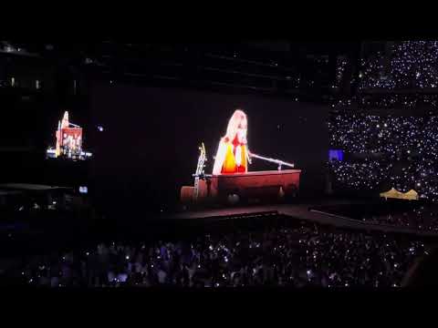 Taylor Swift - Chloe or Sam or Sophia or Marcus (Live from Lyon France)