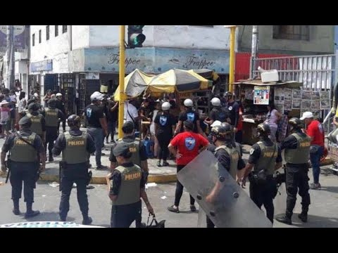 Desalojo de ambulantes en San Juan de Lurigancho termina en batalla campal