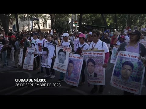 Marcha conmemora noveno aniversario de desaparición de 43 estudiantes de Ayotzinapa