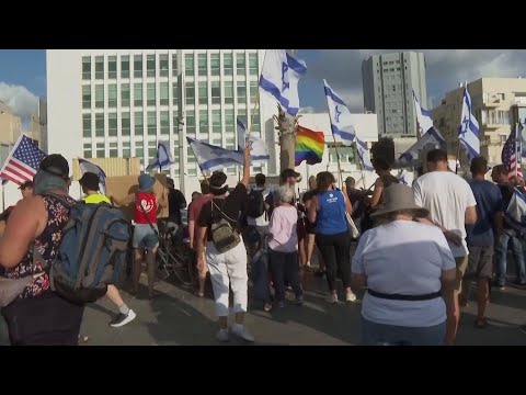 Israelis join protest outside US embassy in Tel Aviv against Netanyahu's judicial overhaul