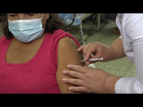 Más personas mayores de 50 años reciben la vacuna contra el Coronavirus