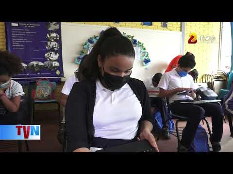 Miles de estudiantes nicaragüenses ingresan a plataforma educativa global