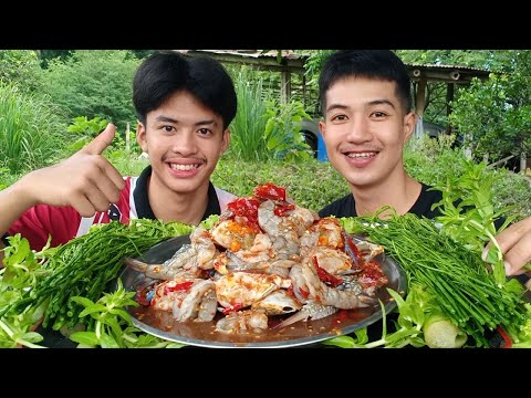 ตำปูม้ากุ้งสดกุ้งตัวใหญ่ปูไข่