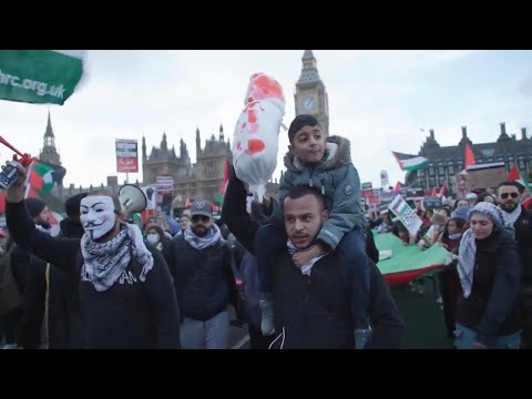 Thousands march at pro-Palestinian rally in London to call for ceasefire