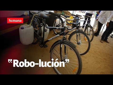 Críticas a Petro por bicicletas con pimpinas para cargar agua en La Guajira |  Semana noticias