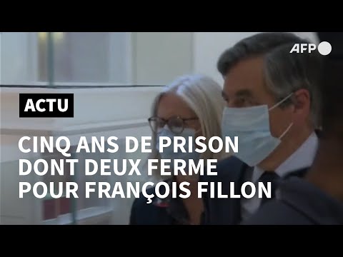 François Fillon, condamné à deux ans de prison ferme, quitte le tribunal de Paris | AFP Images