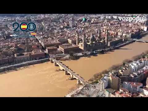 Impresionante imagen a vista de pájaro del Ebro a su paso por Zaragoza