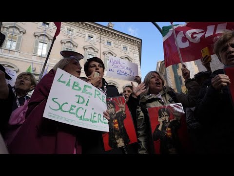 Italia aprueba una ley que permite a los grupos provida acceder a las clínicas abortistas