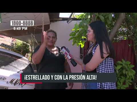 Se le dispara la presión y estrella su taxi contra dos casas en Managua - Nicaragua