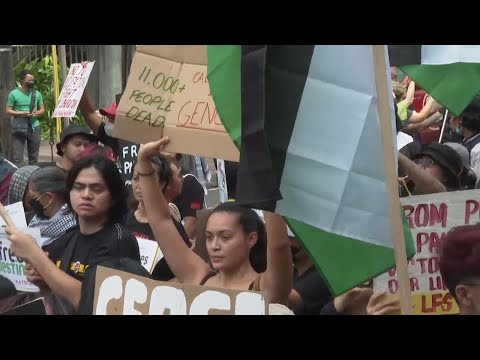 Pro-Palestinian protesters clash with police in front of US Embassy in Manila