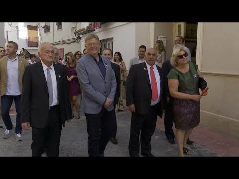 El president de la Generalitat visita las fiestas patronales de Atzeneta d'Albaida