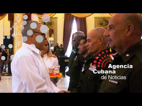 Condecoran a cubanos que enfrentaron incendio en Matanzas