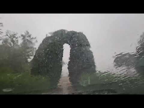 Es Segovia. Una fuerte tormenta descarga en Segovia.  21/9/2024