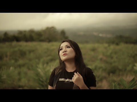 Averiana Barus - Ula Persoken (Official Music Video)