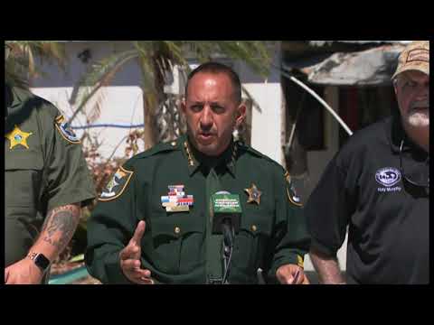 Florida: Equipos de rescate van puerta en puerta buscando sobrevivientes del huracán Ian