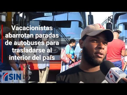 Vacacionistas abarrotan paradas de autobuses para trasladarse al interior del país