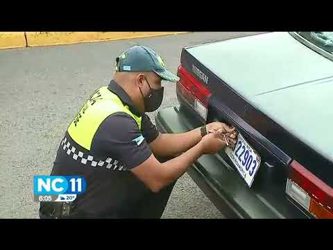 Policía inició operativos contra carros mal estacionados