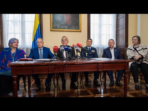 Ministro Iván Velásquez radica Proyecto de Acto Legislativo para cambio de nombre de Fuerza Aérea