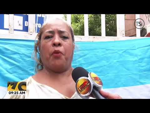 Exempleados del Hospital Leonardo Martínez se toman el Materno exigiendo que les paguen