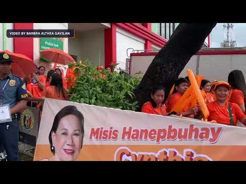 Supporters of Senator Cynthia Villar storm the Comelec ORED-NCR