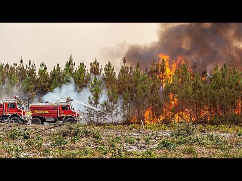 Feuerwehrleute aus Europa kämpfen gegen das Flammenmeer in Frankreich