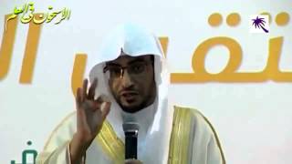 مؤثر..سبب قيام الشيخ المغامسي من على كرسيه