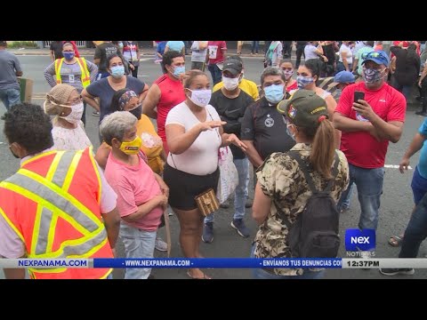 Moradores de Santa Ana cierra la Avenida de los Mártires, exigen bonos solidarios