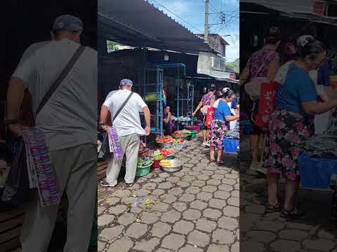 Caminando por los Mercados de El Salvador