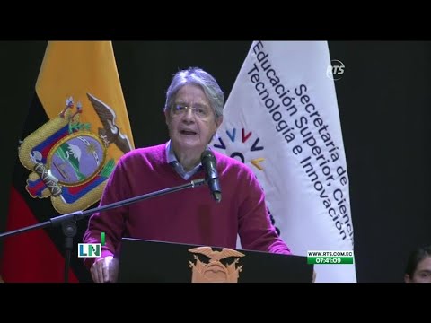 Presidente Lasso inauguró plan habitacional en Riobamba