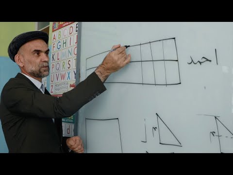 Un director de un instituto de Kabul considera que EE. UU. destruyó la educación afgana