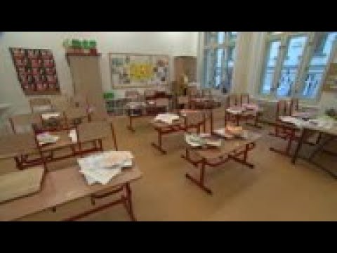 Czech Rep closes all schools again amid virus