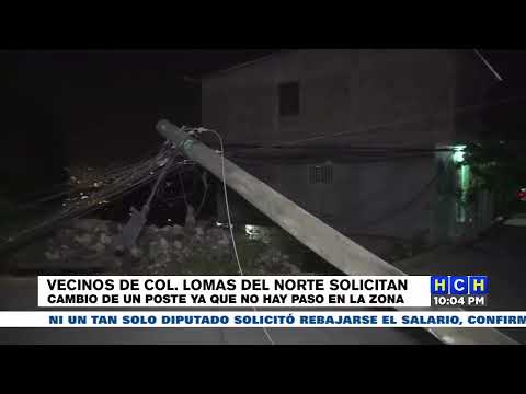 ¡Sin paso! vecinos de la colonia Lomas del Norte por caida de un poste de televisión por cable