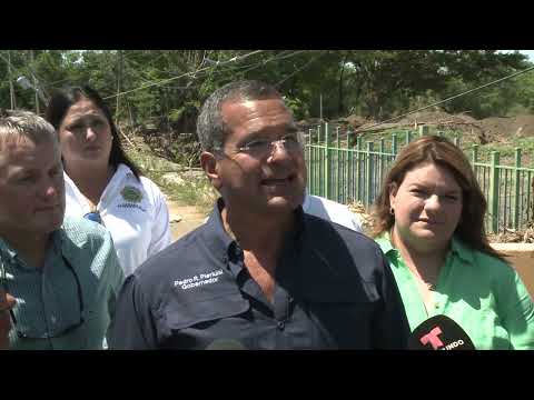 Gobernador, alcaldesa y congresistas visitan zonas afectadas por Fiona en Salinas