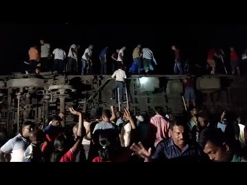 Primeras investigaciones achacan el accidente de tren en India a un error humano