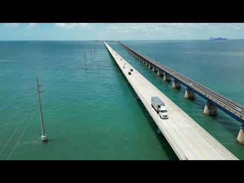 Icónico puente de las 7 millas en los Cayos de la Florida