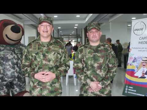 Soldados amenizan tarde a niños con enfermedades graves en Medellín - Telemedellín