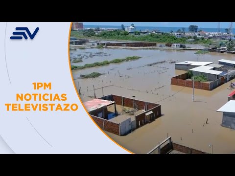 Los habitantes de Playas improvisan botes debido a las inundaciones | Televistazo | Ecuavisa
