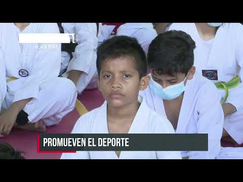 Jóvenes de Managua reciben equipos deportivos - Nicaragua