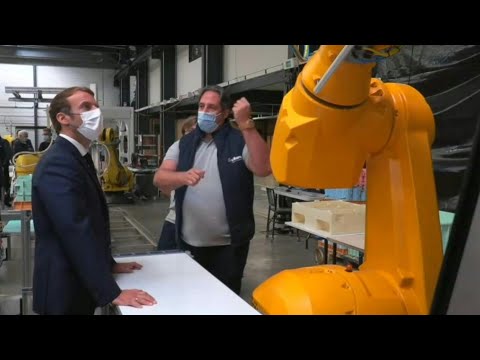Plan d’investissements France 2030: Macron visite une entreprise de robotique | AFP Images