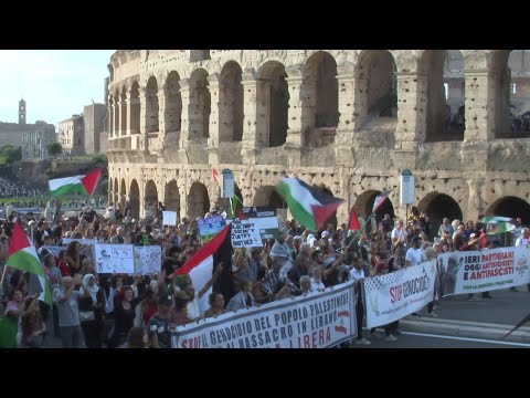 Hundreds of demonstrators take to the streets of Rome to call for a cease-fire in Gaza