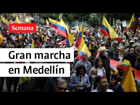 Ciudadanos en Medellín marcharon contra el Gobierno de Gustavo Petro