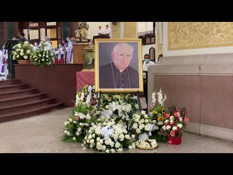 Último adiós a monseñor Fernando Saénz Lacalle