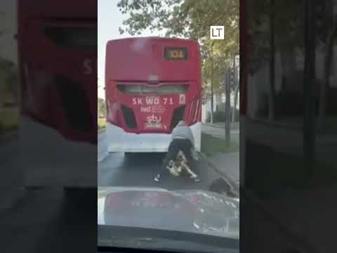 Registran brutal agresión de un chofer de buses Red a un ciclista en Providencia