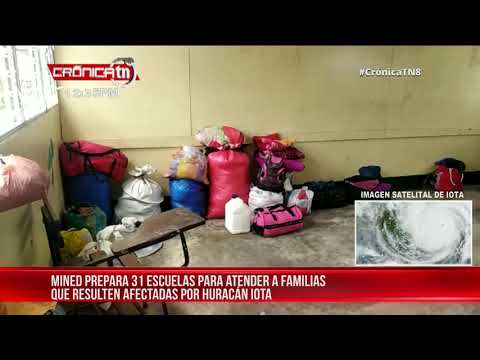 Nicaragua prepara escuelas para familias tras el paso del huracán IOTA