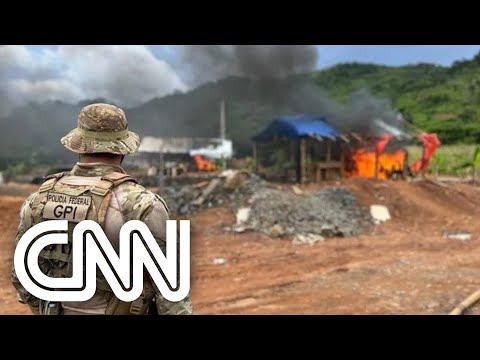 PF destrói três balsas usadas em garimpo ilegal de ouro | LIVE CNN