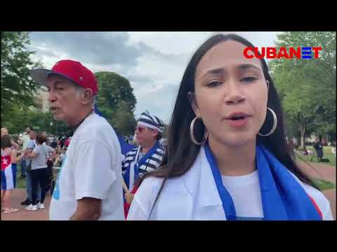 Manifestantes CUBANOS en Washington DC: La dictadura se cayó. Ahora hay que seguir empujando
