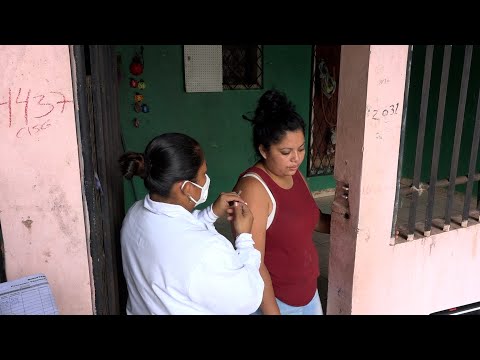 Centro de salud de Villa Libertad garantiza inmunización contra la Covid-19 en 53 barrios