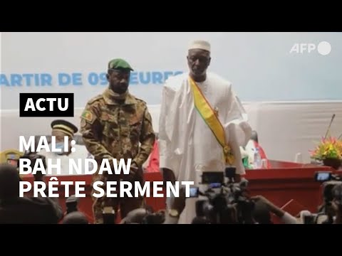 Le président et le vice-président de transition du Mali prêtent serment | AFP