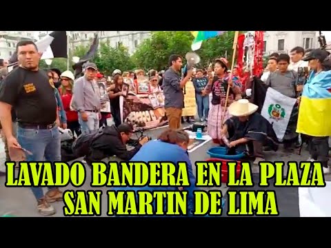 ASI SE REALIZO EL LAVADO DE LA BANDERA EN LA CAPITAL PERUANA POR EL DIA DE LA BANDERA..