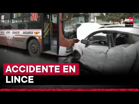 Lince: choque entre bus de transporte público y auto deja al menos un herido